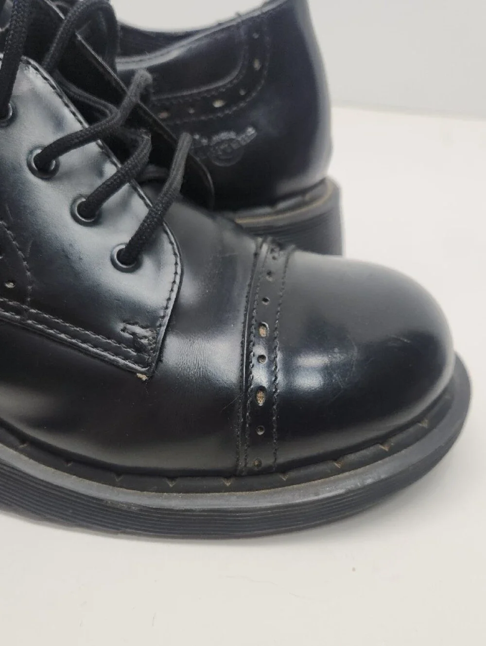 Vintage Dr. Martens Men's Black Lace-Up Platform Shoes Size 7M 9W